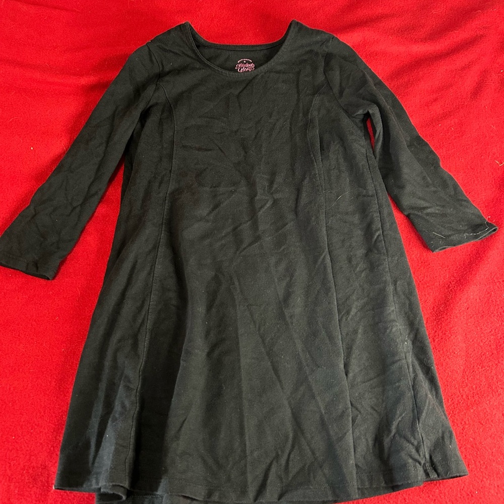 Black quarter sleeve kids dress, no tags, in great condition